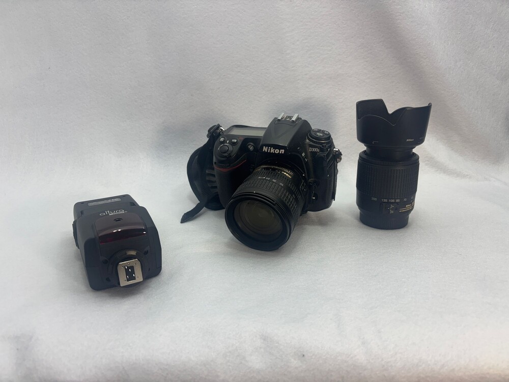 Nikon D300s DSLR Camera with 18-70mm & 55-200mm Lenses Black